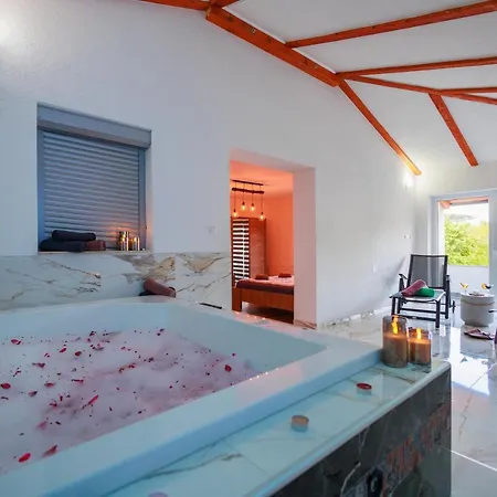 Lux House Dzanan فيلة *