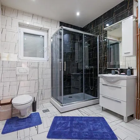 Lux House Dzanan * بيهاتش