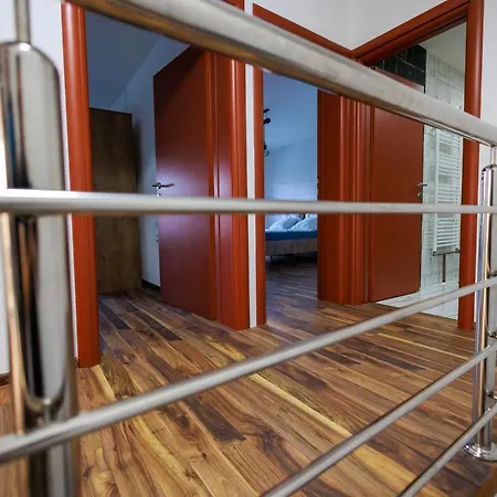 Lux House Dzanan فيلة