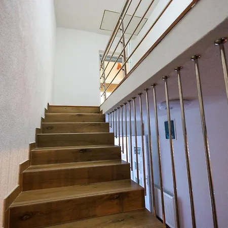 Lux House Dzanan