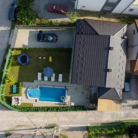 Lux House Dzanan فيلة بيهاتش