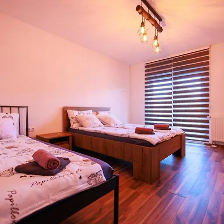 فيلة Lux House Dzanan *